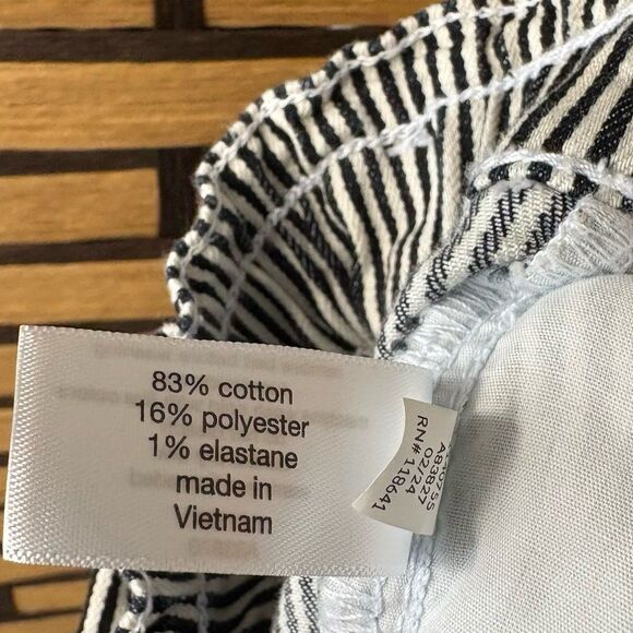 Lane Bryant Black And White Stripe High Rise Bermuda Belted Shorts Size 26‎ - Picture 8 of 9